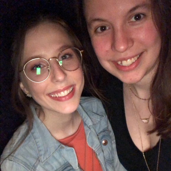 Meet Your Posher - Picture 4 of 7